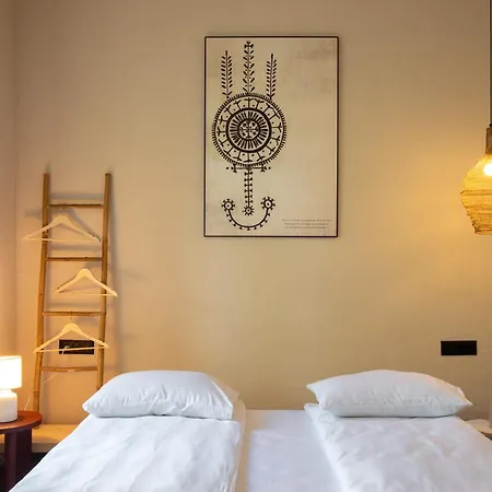 Basamak Aparthotel *